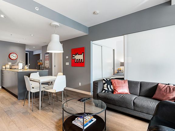 5th image of 728 W 8th Ave #310