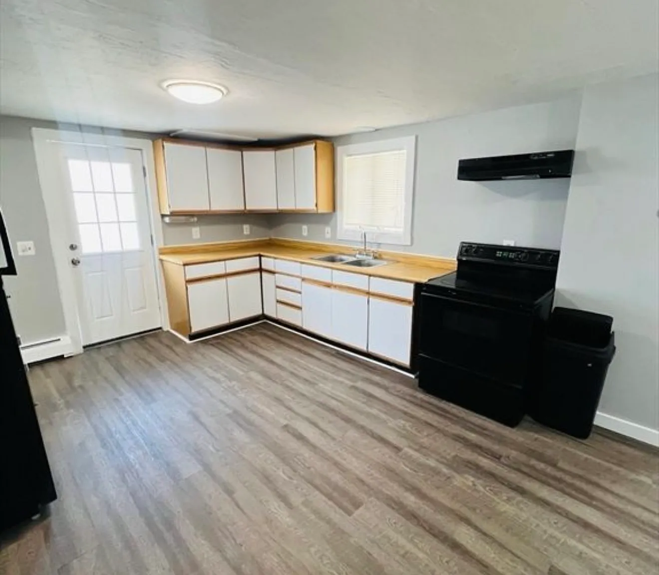 19 Myrtle Ave — Photo 2