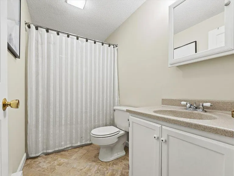 10 Karynel Dr — Photo 4