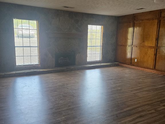 5th image of 8119 Taylor Rd