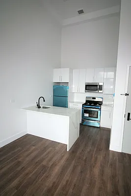 Rented by Bloom Real Estate Group | media 27