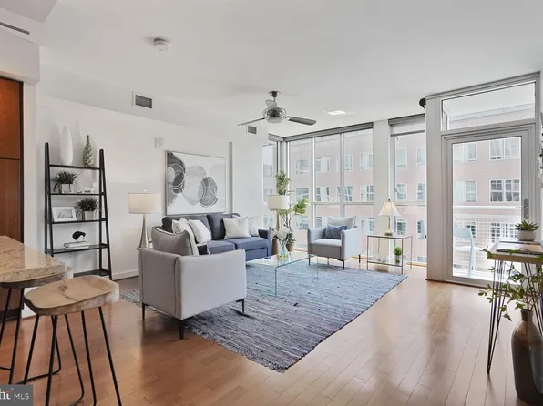 1025 1st St SE APT 809, Washington, DC 20003