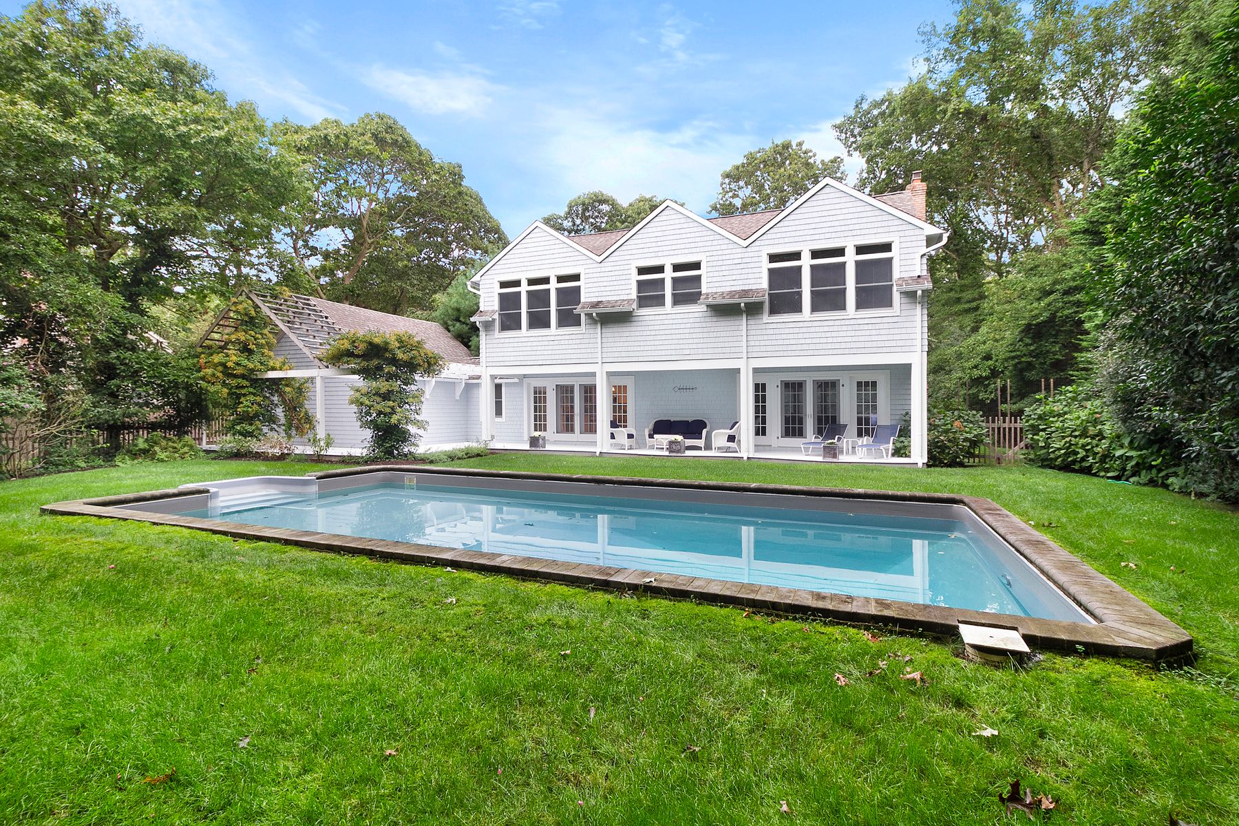 3 Holly Pl, East Hampton, NY 11937 | Out East