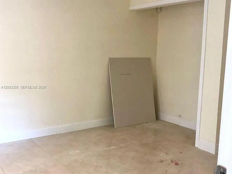 4900 SW 36th Ct — Photo 8