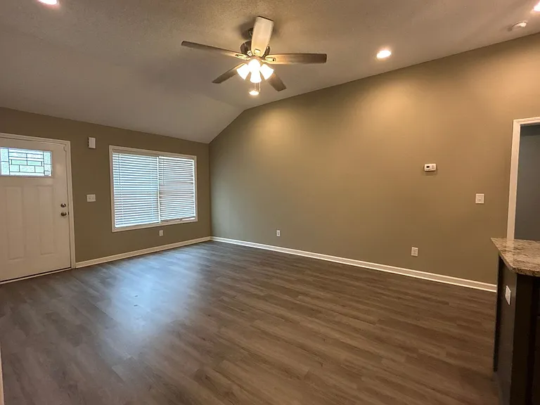 2570 Tindal Rd — Photo 25