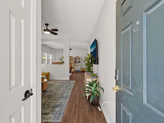 3rd image of 10867 Pizzo Dr NW