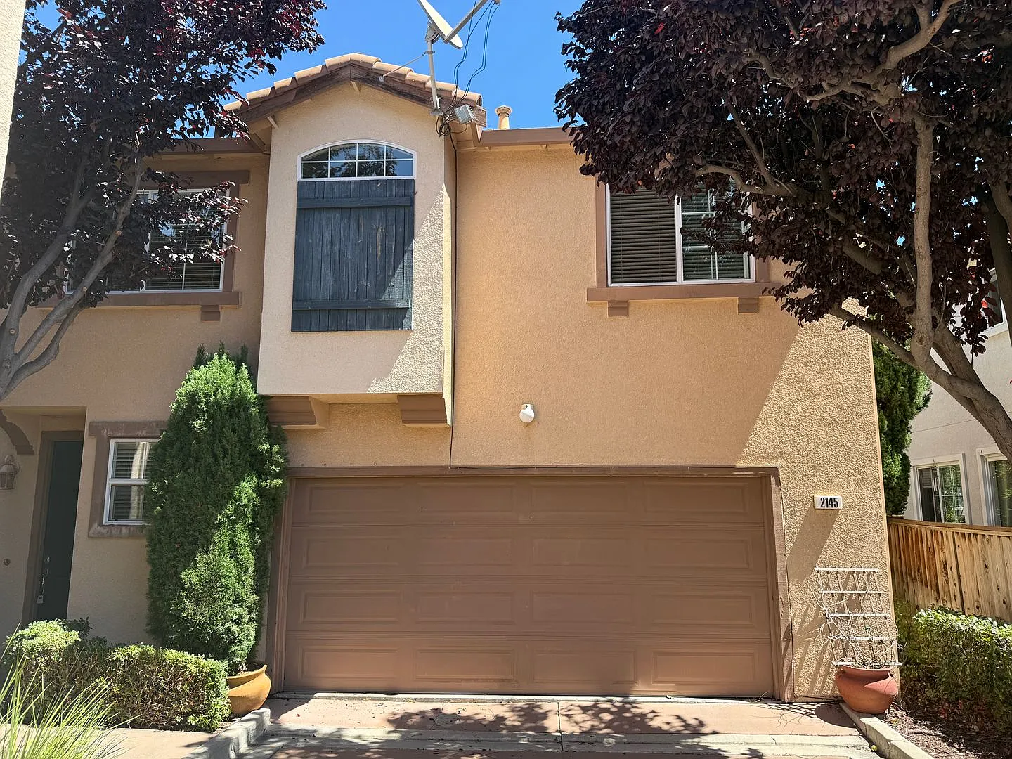 Located In Santa Clara, Close To Rivermark And Mercado Shopping Plus Fuller Park And Levi's Stadi... — Photo 2