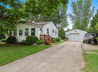 5044 E Ronsman Rd, New Franken, WI 54229