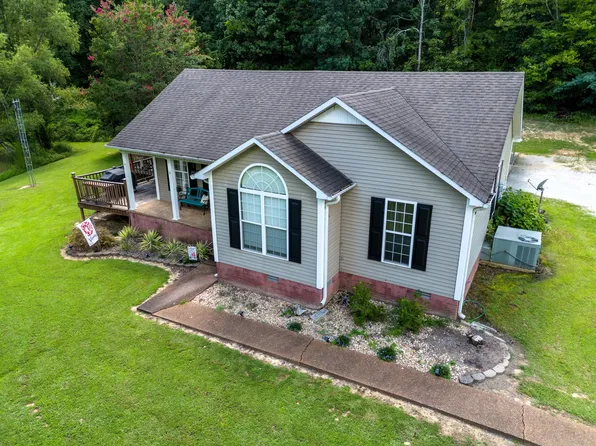127 Travis Ln, Parsons, TN 38363