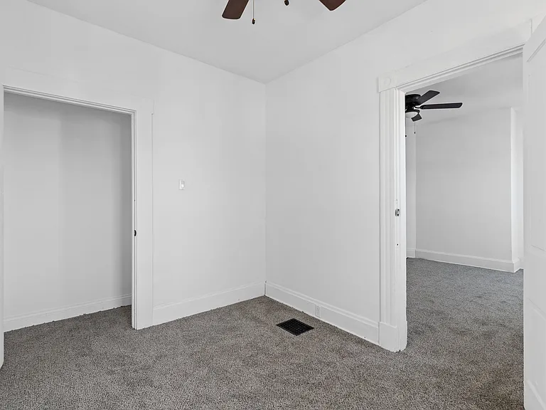 4721 Section Ave #B — Photo 6
