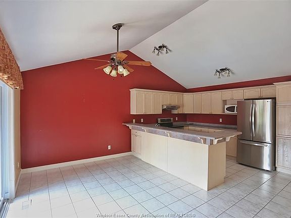 5th image of 1405 Lisgar Ave