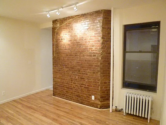 Rented by Chartwell Manhattan Realty | media 2