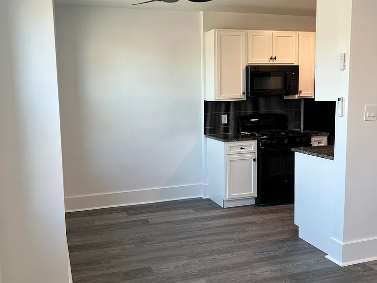 270 Keswick Ave — Photo 4