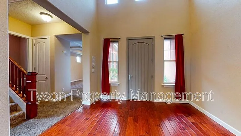 4 bed, 2.5 bath, 3450 sqft, $2,995 — Photo 3