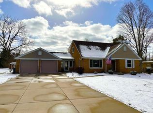 15065 Carpenter Rd, Brookfield, WI 53005