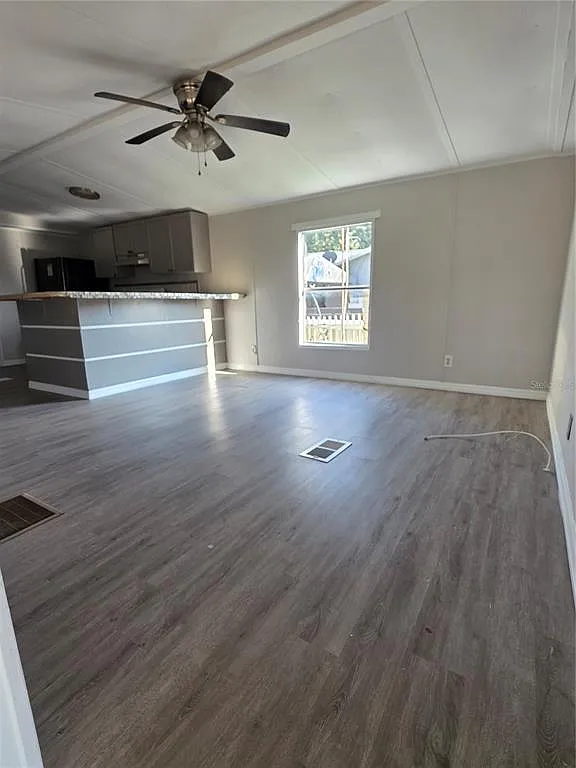 4 bed, 3.0 bath, 924 sqft, $1,700 — Photo 4