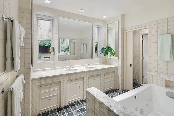 Sold by Douglas Elliman Real Estate (DO NOT USE) | media 7