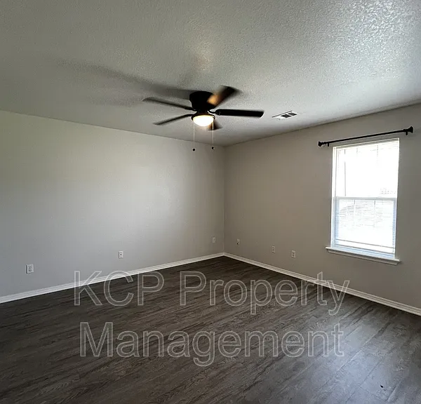 5708 Whitney Cir — Photo 7