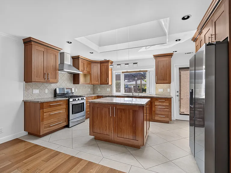 879 S Knickerbocker Dr — Photo 10