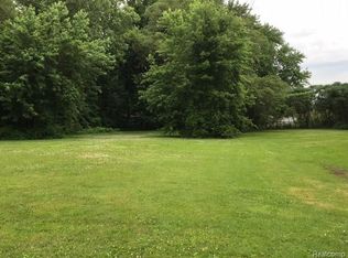 11018 Merriman Rd, Livonia, MI 48150