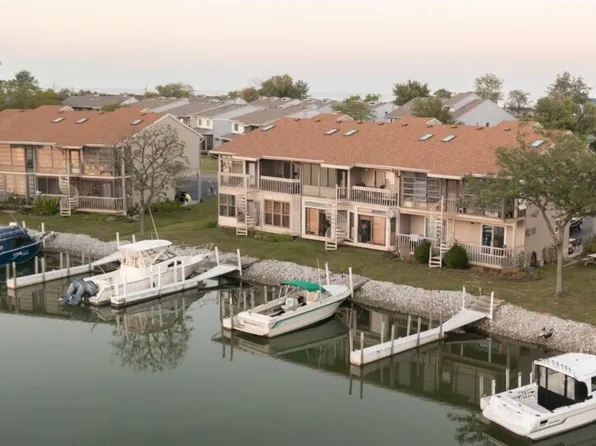 6334 N Harris Harbor Dr, Oak Harbor, OH 43449