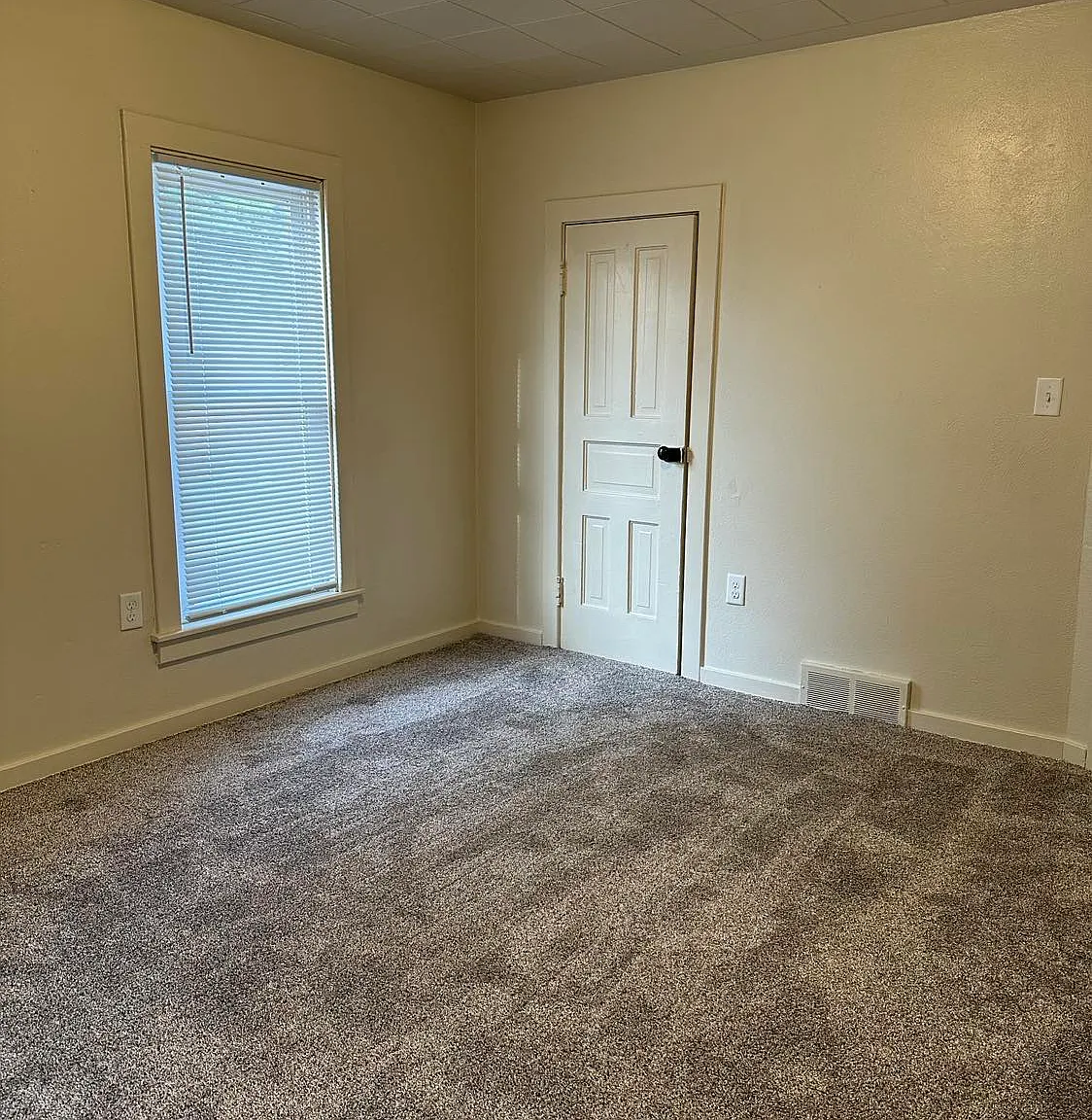206 East Hammond Street - 4 — Photo 4