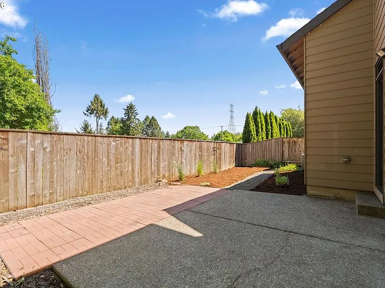 16147 SW Medallion Ln — Photo 12
