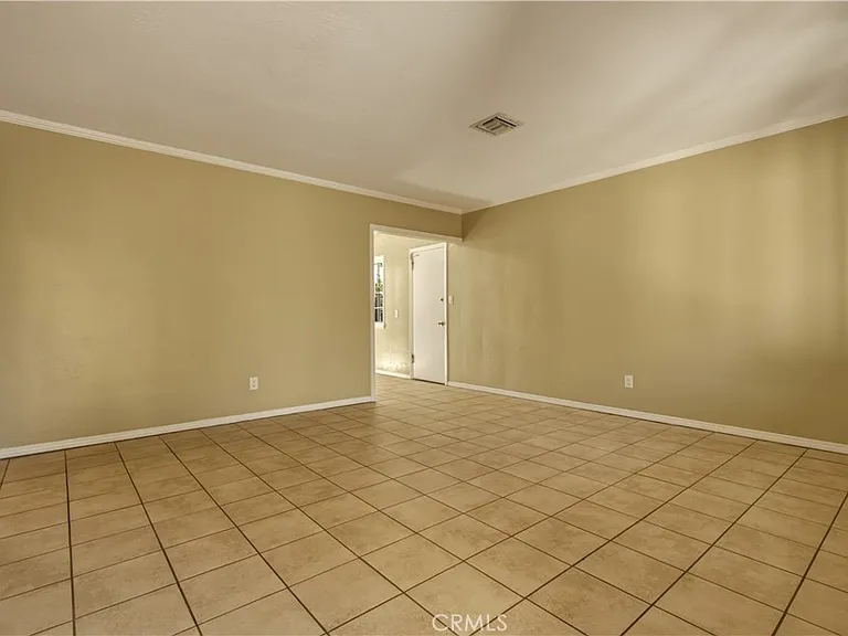 17723 Horace St — Photo 5