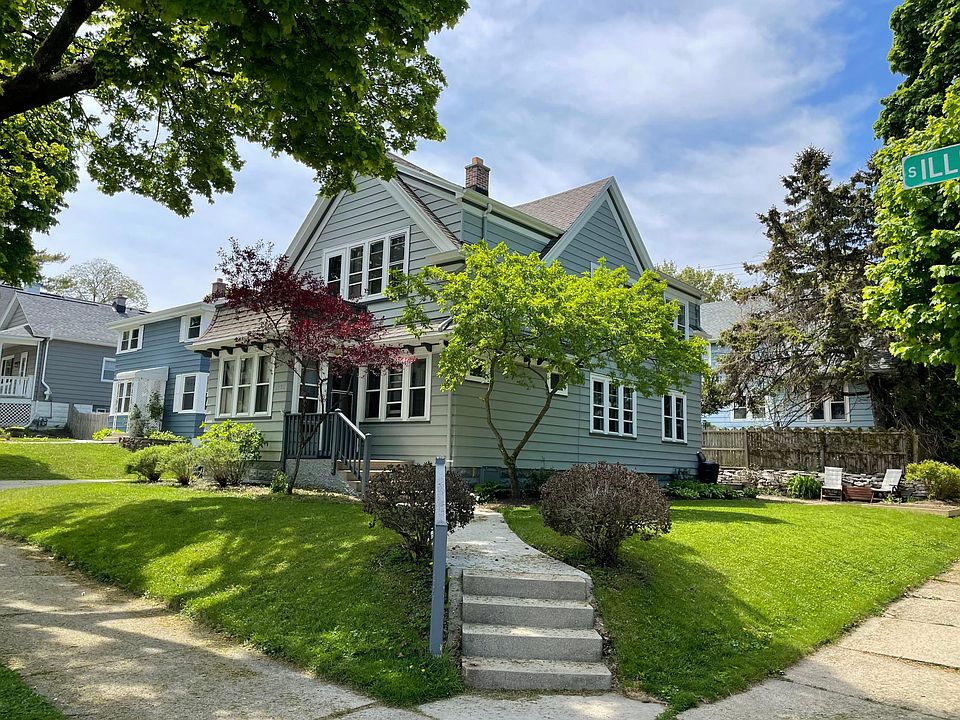 Corner lot with plenty of street parking and yard space