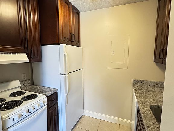 5th image of 1814 E St #309