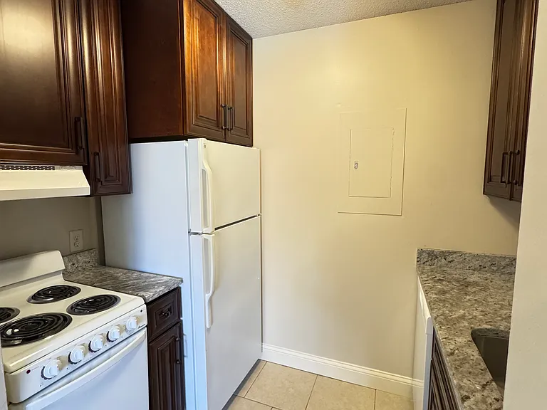 1814 E St #309 — Photo 5