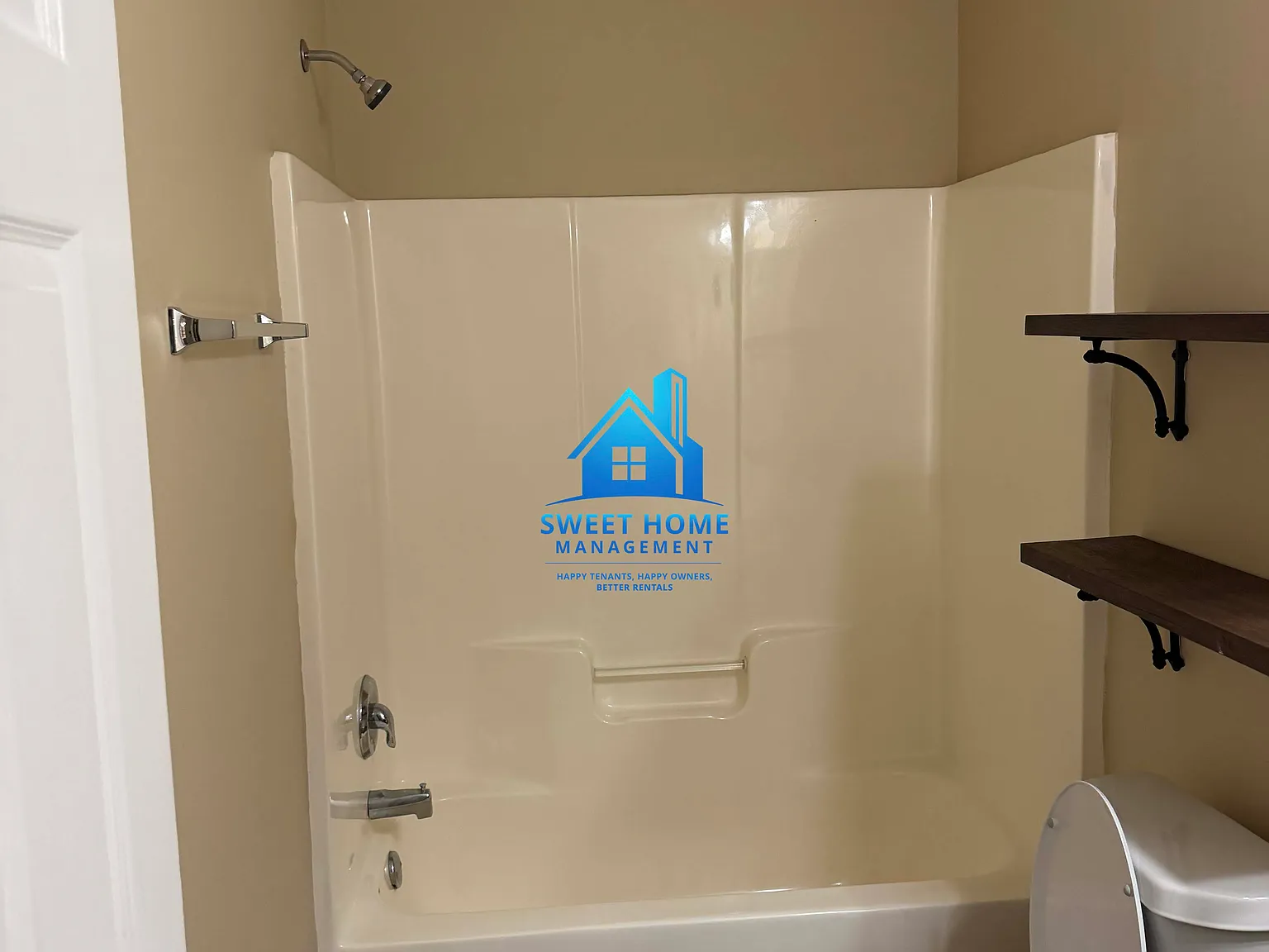 3 bed, 1900 sqft, $1,700 — Photo 3