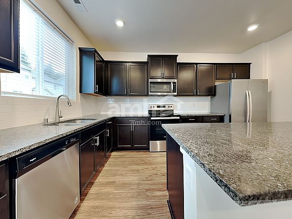 4th image of 9220 Tigerlilly St SE