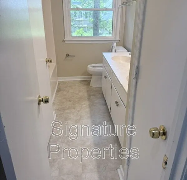 14709 Mill Spring Dr — Photo 9