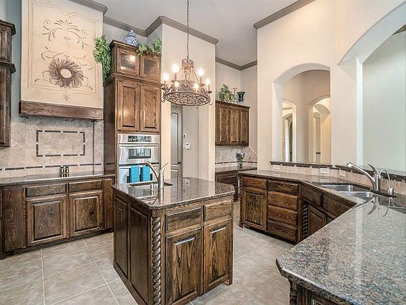 5th image of 209 Copperwood Dr