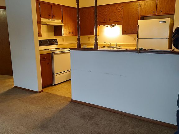 3rd image of 1526 Capitol Dr