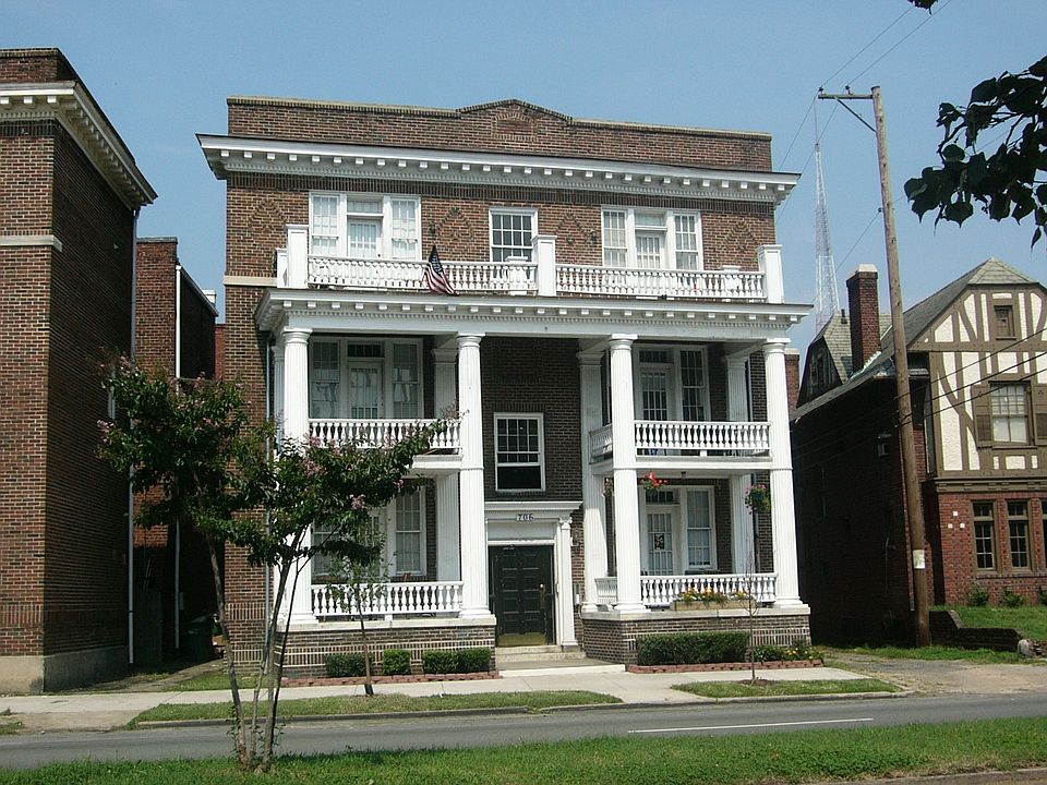 1st image of 706 N Boulevard APT 1