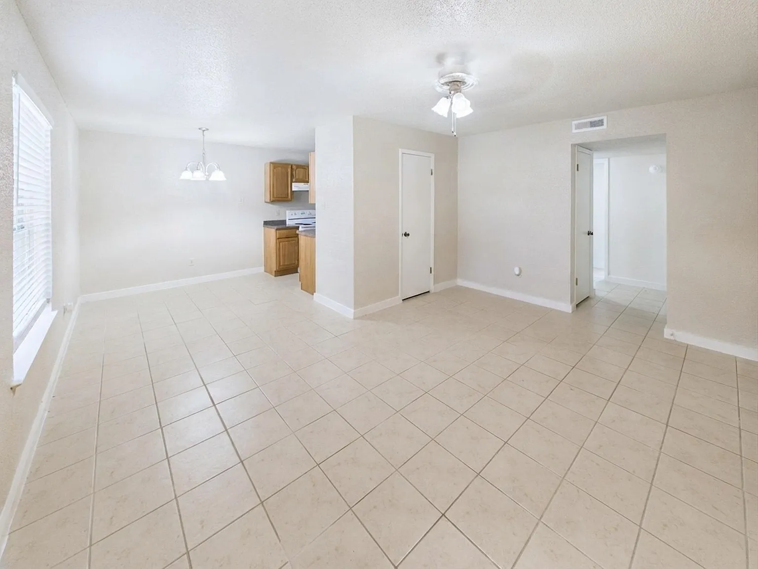 1505 D Oakdale — Photo 3