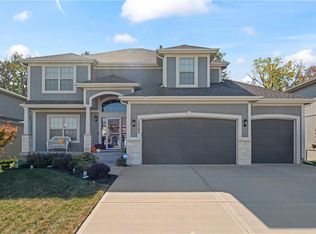13545 NW 72nd St, Parkville, MO 64152