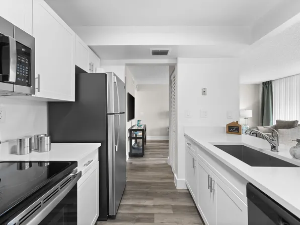 Jacaranda Club, 8760 NW 4th St, Fort Lauderdale, FL 33324