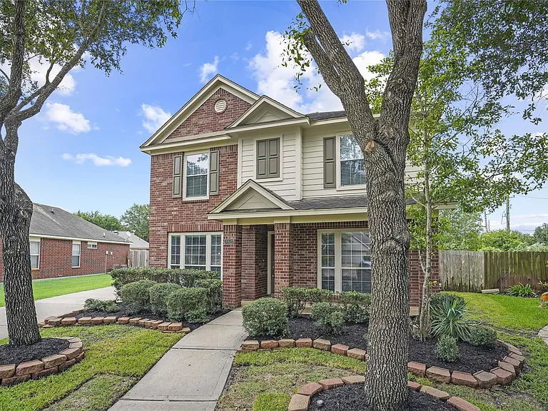20527 Port Bishop Ln — Photo 2