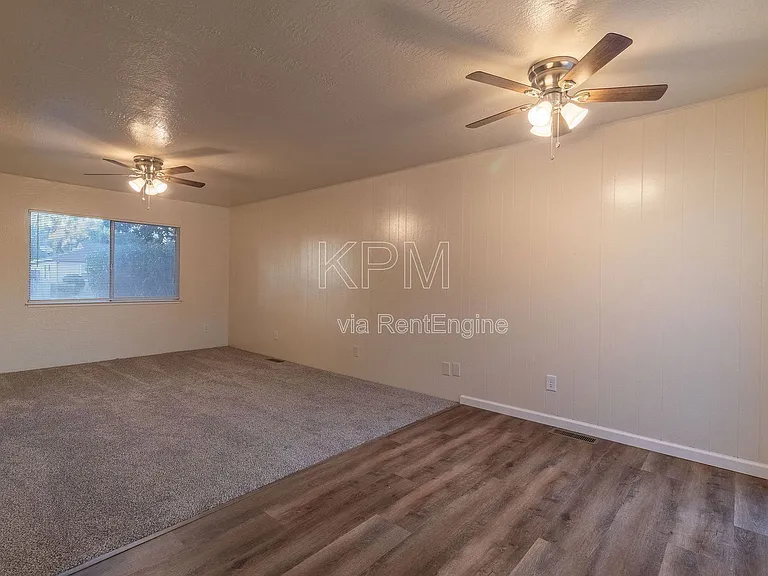 476 E Essex St — Photo 9