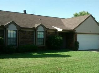 405 Sage Ln, Euless, TX 76039