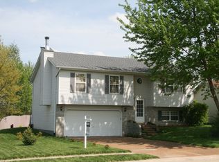 704 Sundance Trl, Troy, IL 62294