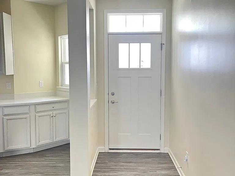425 S Downs Cir — Photo 2