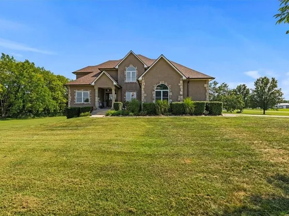 15517 Henry Andrews Dr, Pleasant Hill, MO 64080