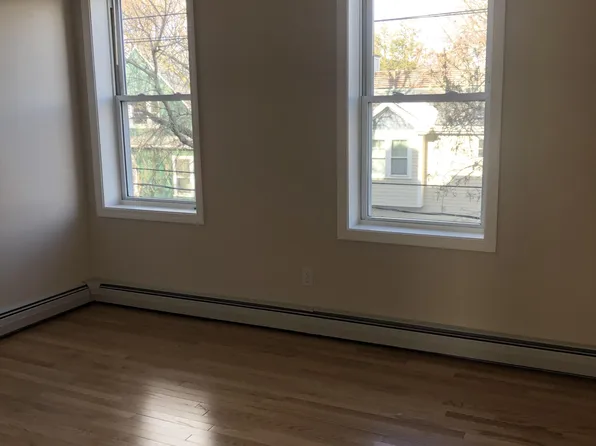 273 Brookline St #3, Cambridge, MA 02139