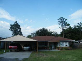 2830 Graves Ave, Groves, TX 77619