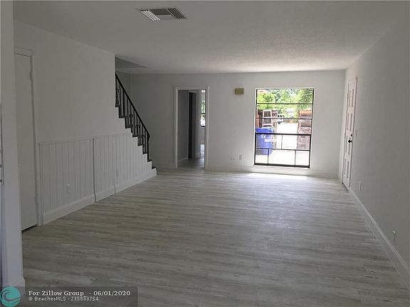 4th image of 1125 N Andrews Ave