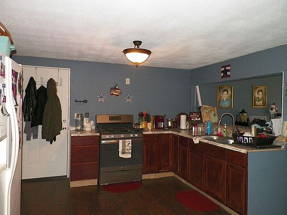 4th image of 4115 Brookview Dr E
